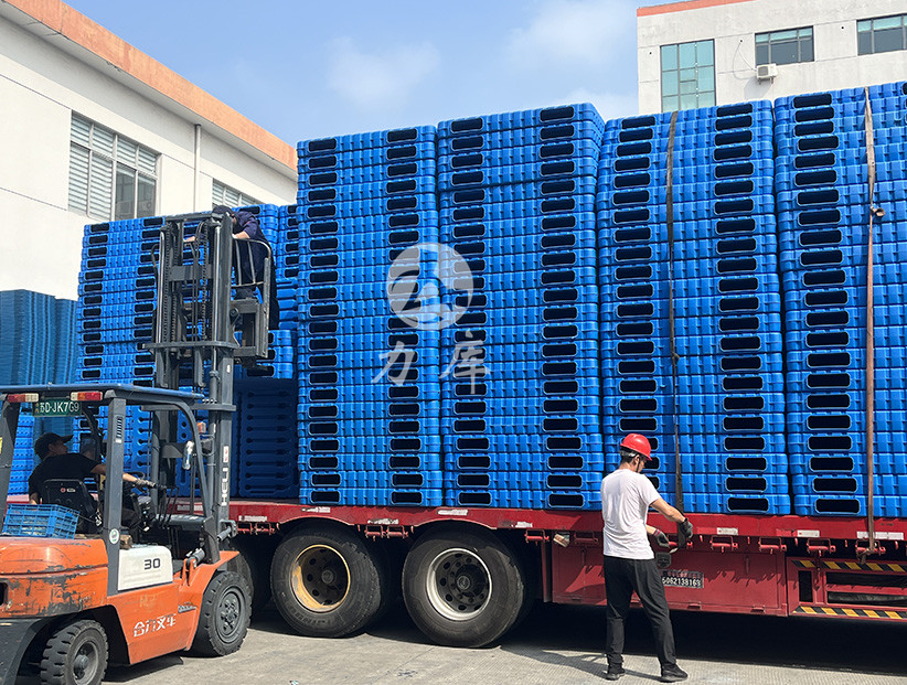 吹（chuī）塑托盤（pán）發貨